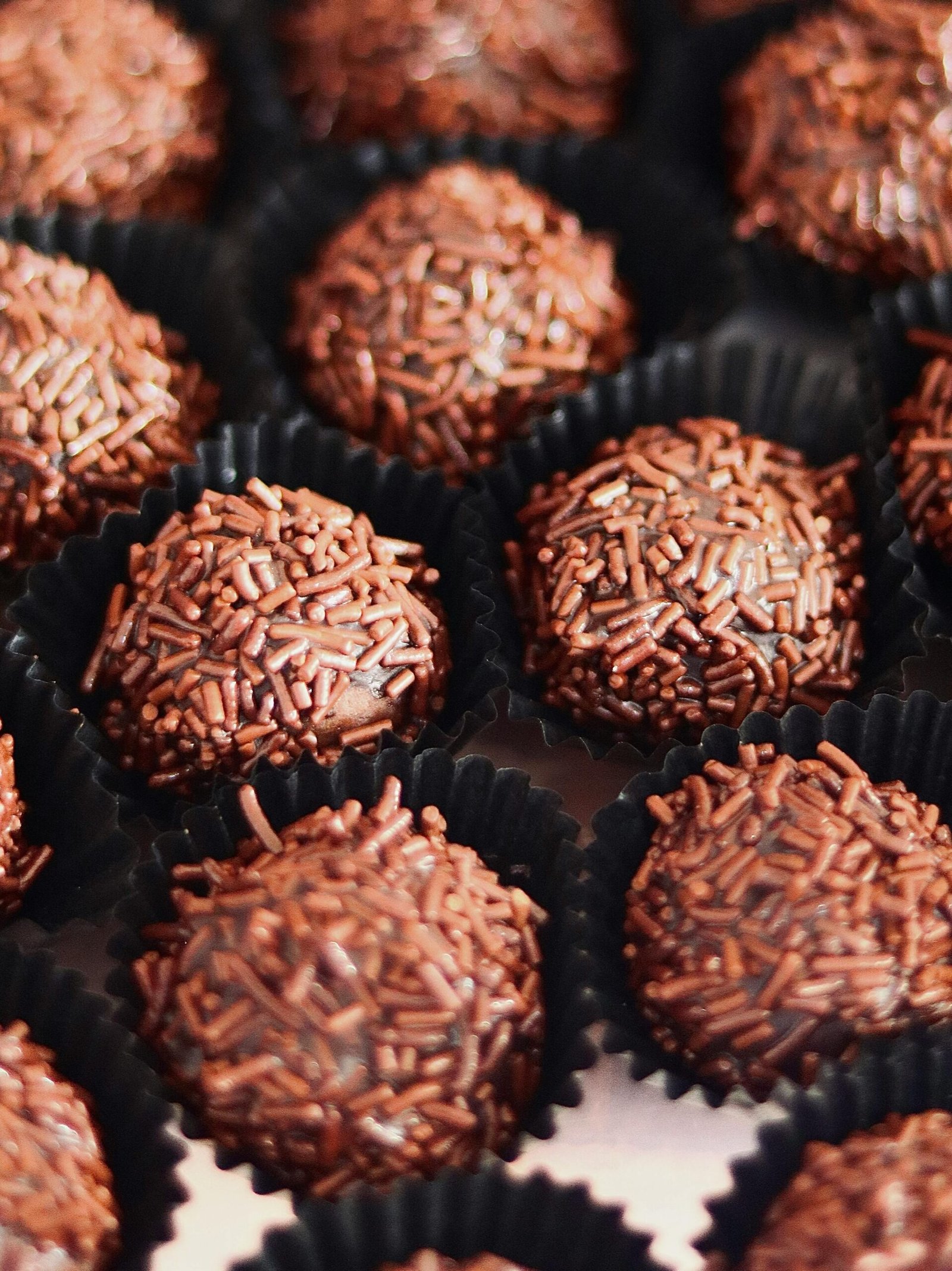 pexels-photo-7428532-7428532 Chocolate Cupcakes with Sprinkles